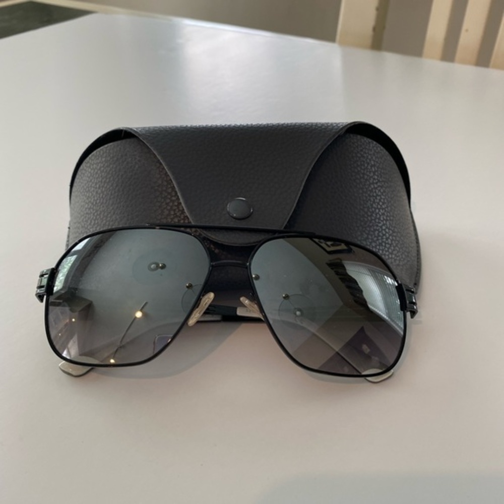GUESS BLACK SUNGLASSES WITH CASE NEW WITH OUT TAG - Picture 7 of 11